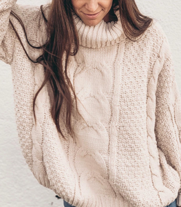 CABLE KNIT TURTLE NECK SWEATER